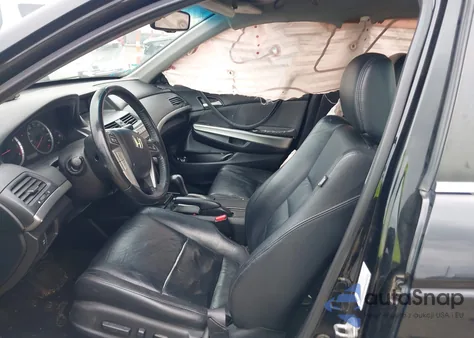 2010 Honda Accord 2.4 Ex-L z USA, uszkodzony, nr VIN 1HGCP2F84AA047157